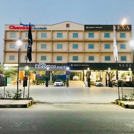 Hotel Chevron Klassik Ludhiana Exteriör bild